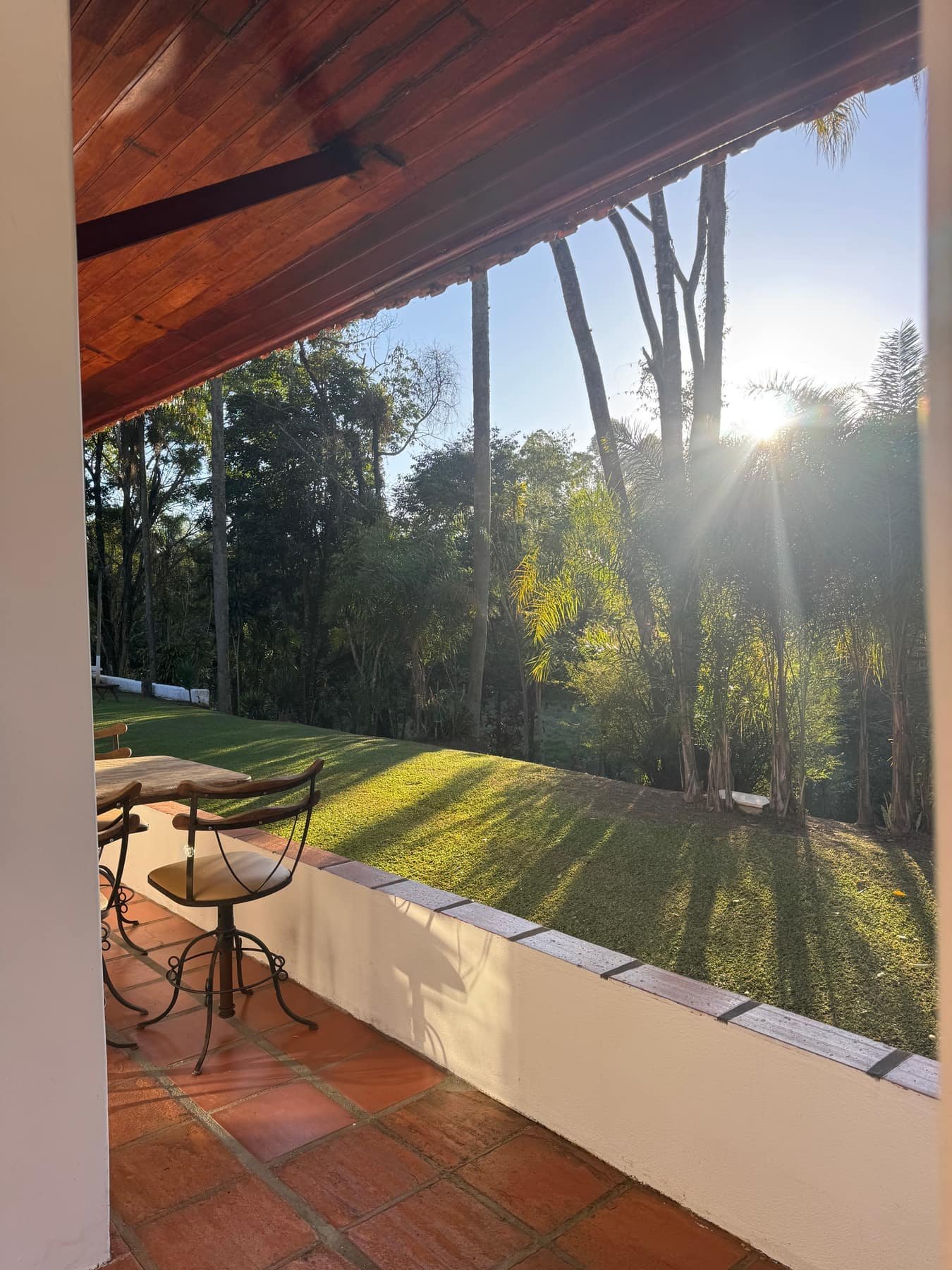 Vista da varanda para o jardim da Fazenda